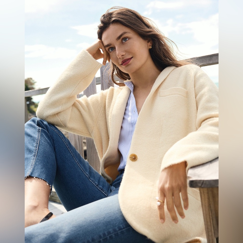 J. Crew Cocoon sweater-blazer women’s small
in color heather-muslin